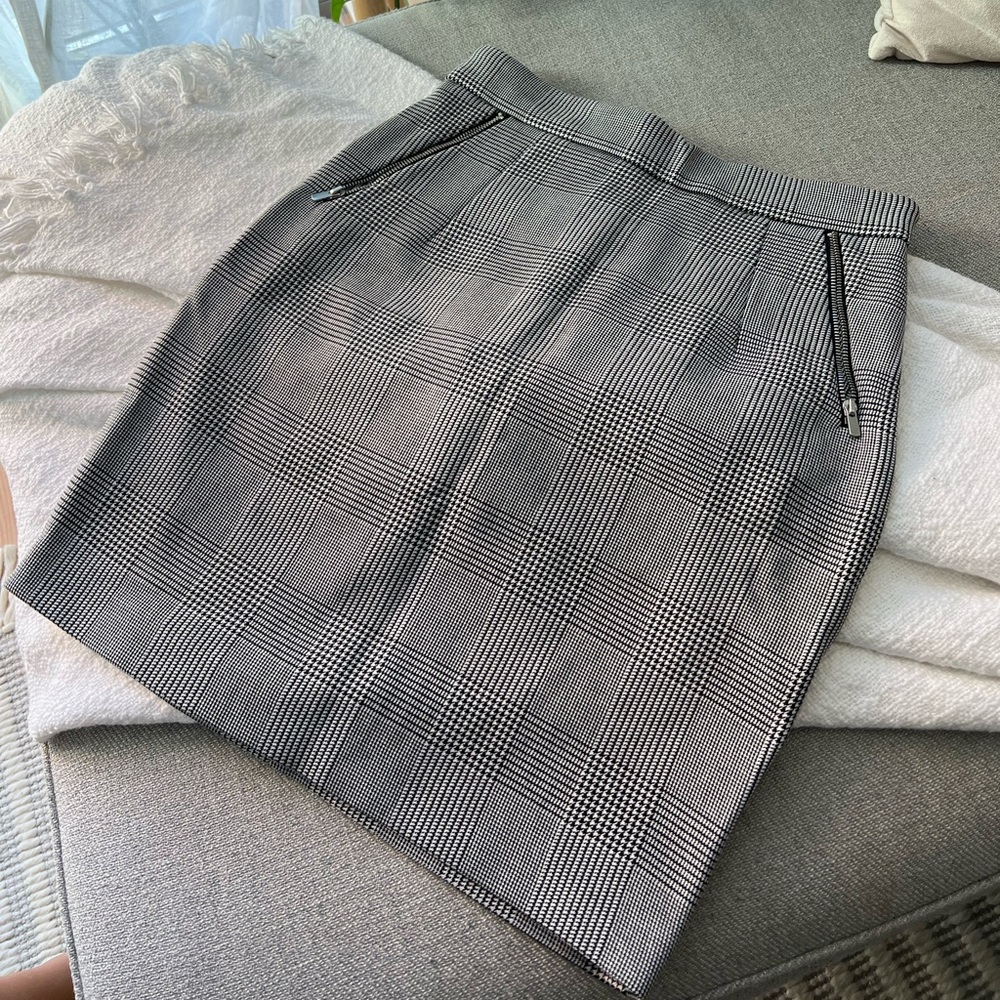 Stretchy plaid skirt